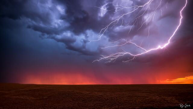  Embracing the Storm: Why “Bad Weather” Makes the Best Nature Photographs